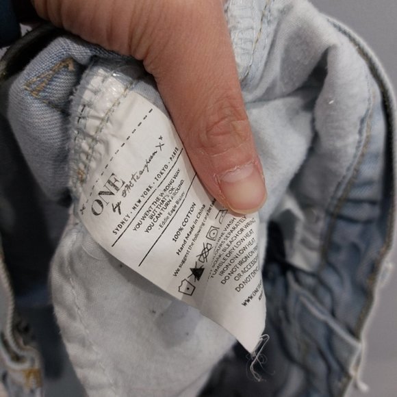 One Teaspoon Bandits Relaxed Fit Denim Shorts Raw Hem Size 27 - Picture 7 of 7